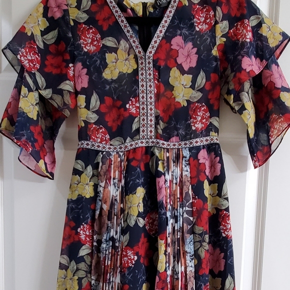 NWT Kaimilan floral dress - Picture 1 of 7